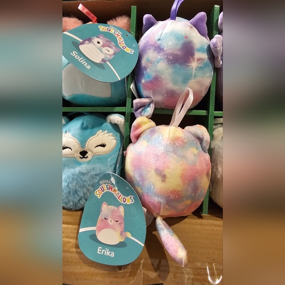 Original SquishMallows Holiday Tie Dye Set Of 8 New in Box - Picture 9 of 16